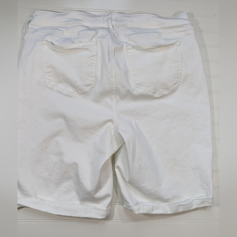 NYDJ White Denim Briella 11 In Shorts - Picture 3 of 5